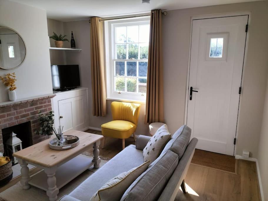 Cosy Cottage With Vineyard View Near Goodwood 치체스터 외부 사진